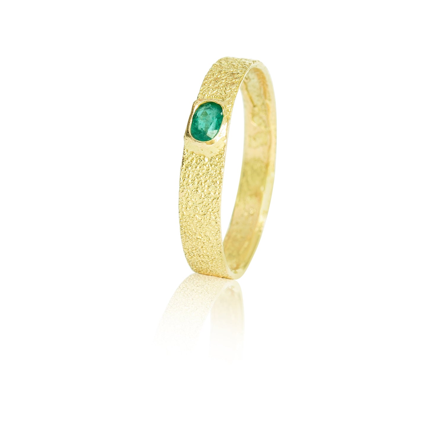 18ct Yellow Gold Textured Ring with Colombian Emerald