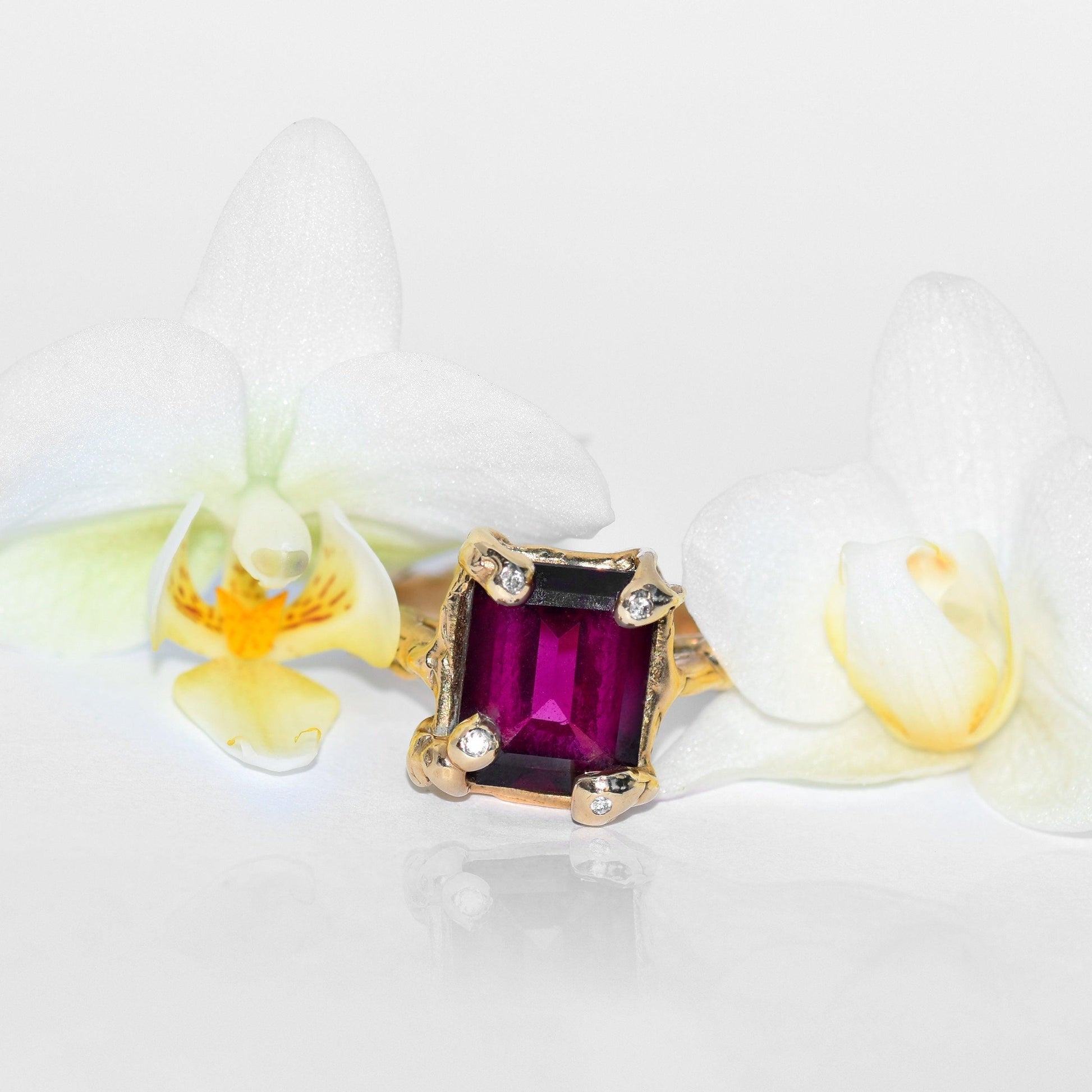Gold ring set with Garnet and diamonds - LaParra Jewels-BESPOKE HAND MADE JEWLERY LONDON